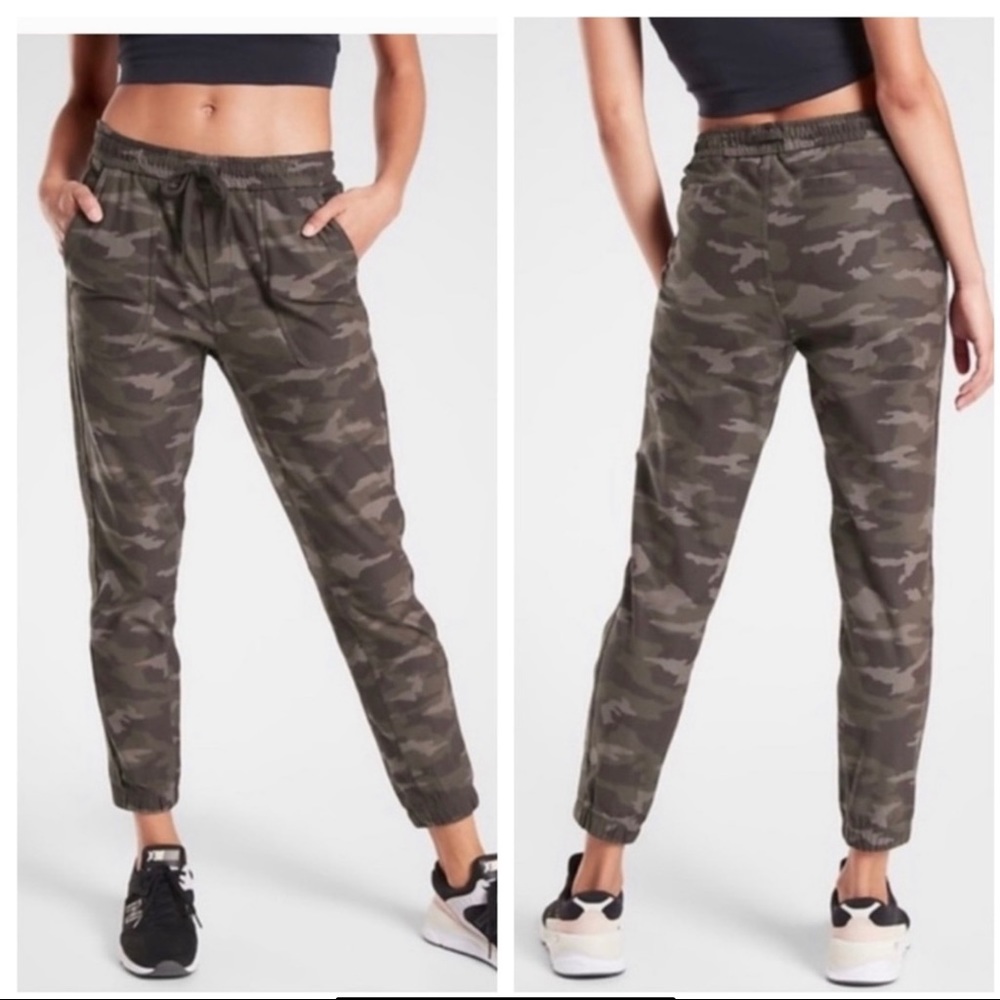 Athleta Farallon Camoflauge Jogger Sz 6 Camo Sweatpants